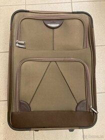 Cestovní kufr (s rozměry kabinového zavazadla)