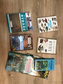 Knihy o akvaristice a rybářství.
