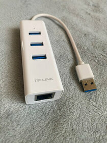 USB 3.0 3-portový hub a gigabitový ethernet adaptér