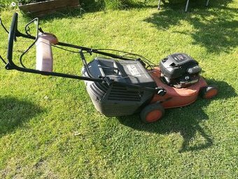 sekačka briggs&stratton s pojezdem
