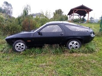 Porsche 928