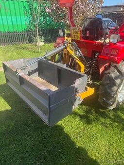 Lžíce za traktor