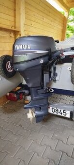 Lodní motor