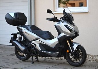 Prodám skútr Honda ADV-350, 134.900,-Kč