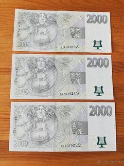 Bankovky 2000Kč z roku 2007