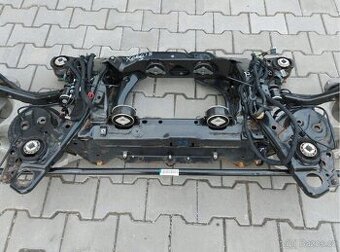 Volvo XC60 II T8 2020 zavěšení náprav s nosníkem zad
