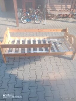 Dětská postel