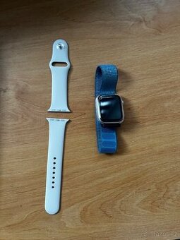 Chytré hodinky Apple Watch SE 2023 GPS 40mm pouzdro z hvězdn - 1