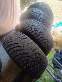 215/55/17 zimní pneu Michelin SADA s hroty