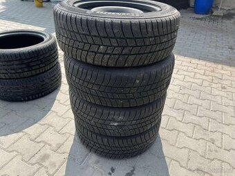 zimní BMW 205/55 r16 BMW e90 Barum polaris 3