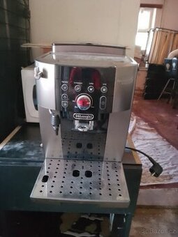 Prodám kavovar Delonghi