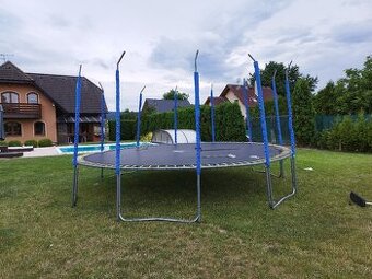 Trampolína