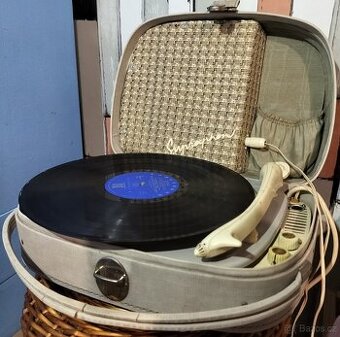 Gramofon v kufříku Supraphon GE080