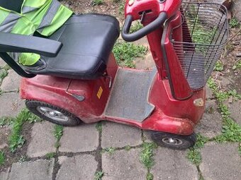 Elektrický vozík, lithiová baterie, senior.