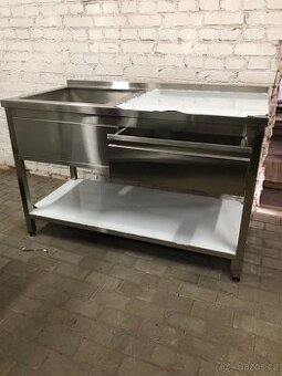 Nerezový stůl s dřezem, nerezový dřez