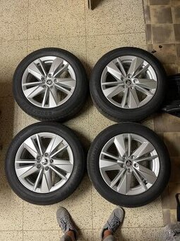 Škoda originál kola + pneu 2024 215/55 R17