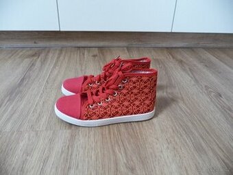 NOVÉ Dívčí tenisky B.B.G. vel. 34