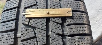 Zimní pneu 235/45R18 Aplus (77)