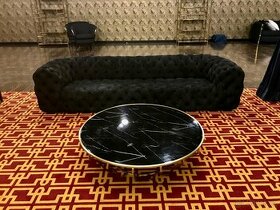 Velký konferenční stůl