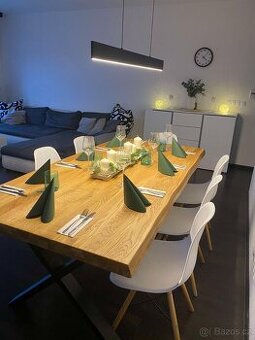 Dubový masivní stůl 240x100 cm kuchyňský stůl