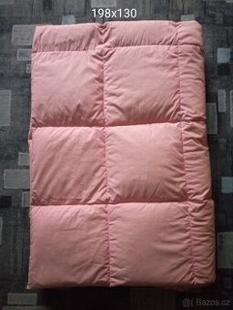 Péřové prošívané přikrývky polštáře