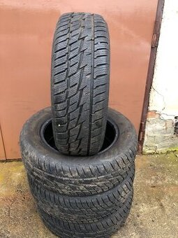 Zimní pneu 195/60/15