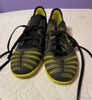 Kopačky sálovky Umbro vel.36