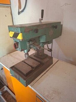 Prodám vrtačku Jihokov v10/v13