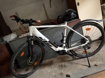 Kolo KTM MACINA CROSS 610 2021 - 56CM L