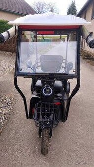 ELEKTROTŘÍKOLKA X7 – pro 2–3 osoby, střecha, kamera, TOP sta