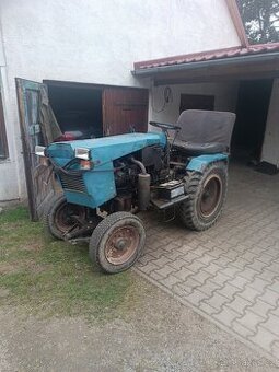 Prodám malotraktor doma dělaný z desty.