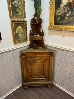 Starožitná rohová komoda (144021)