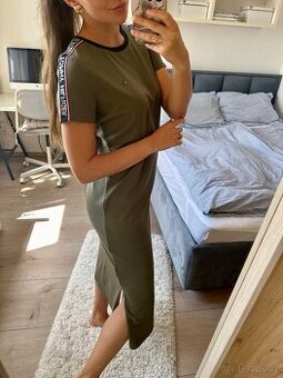 TOMMY HILFIGER KHAKI ŠATY