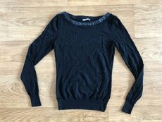 Černý dámský svetr s koženkou Orsay - 1