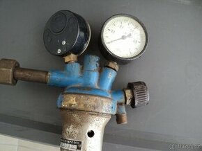 Rekučkní ventil na tlakovou lahev