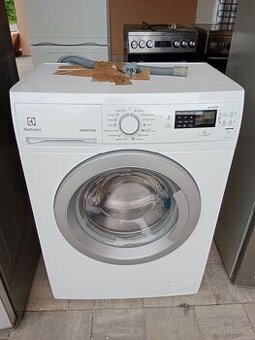 Automaticka pracka Elektrolux