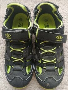 Letní boty zn. Umbro vel. 38