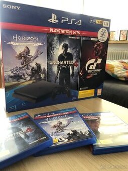 PS4 herní konzole