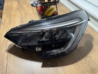 Levé přední svetlo Renault Clio V pure vision LED 260607647R
