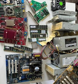 Staré PC součástky - Grafické karty, mechaniky, Monitor