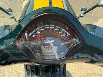 Vespa 125ccm GTS. Rv:2022. havarovane pojizdne