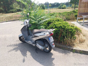 Honda 125 Dylan