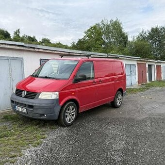 Volkswagen Transporter T5 – 2.5 TDI, 96 kW, rok 2012