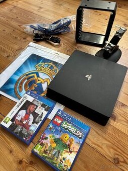 Playstation 4 slim + hry + příslušenství