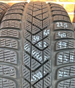 225/40 R19 93H XL RunFlat zimní pneumatiky Pirelli (3922)