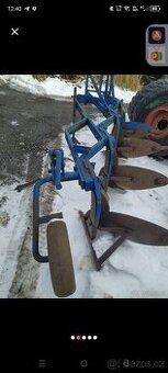 Pluh čtyř radličný