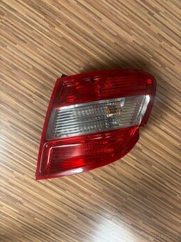 Zadní světlo Mercedes C220 W204 pravé (A2048200464)