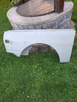 Levý přední blatník Wartburg 353