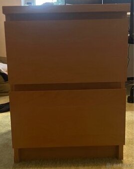 dřevěná skříňka