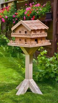 Exkluzivní ptačí domek – mistrovská ruční práce z dubu